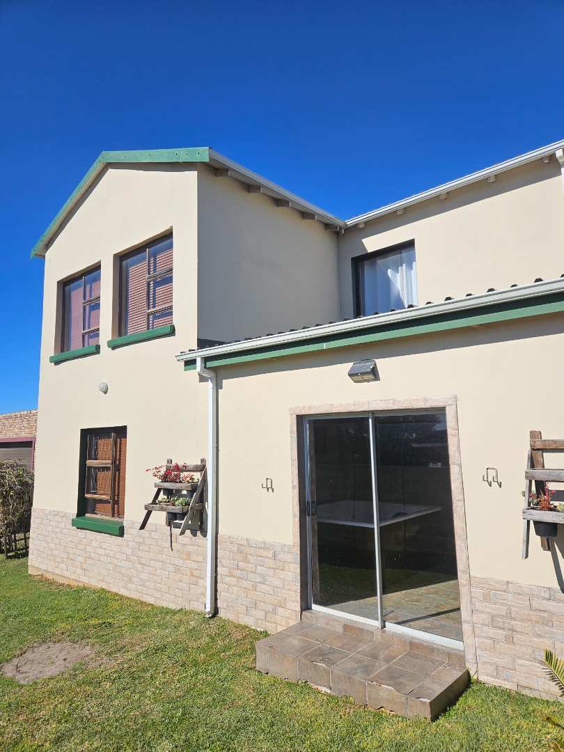 To Let 4 Bedroom Property for Rent in Kamma Heights Eastern Cape